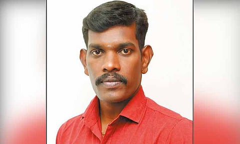 பழவந்தாங்கல் ரெயில் நிலையம் அருகே தகராறை தட்டிக்கேட்ட போது கல்லால் தாக்கப்பட்டதில் காயமடைந்த போலீஸ்காரர் பலி