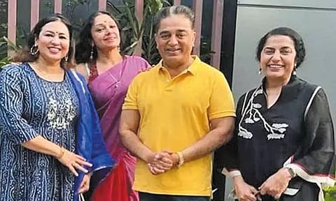 வைரலாகும் புகைப்படம்: நடிகர் கமல்ஹாசனுடன் முன்னாள் கதாநாயகிகள்