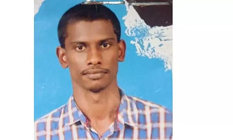 முந்திரி தோப்பில் தொழிற்சாலை ஊழியர் தற்கொலை