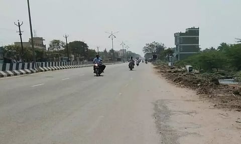 சாலையில் ஏற்பட்ட விரிசல் சரிசெய்யப்பட்டது