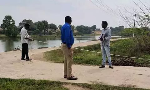 பக்கிங்காம் கால்வாய் ஆக்கிரமிப்பை தடுக்க எல்லை கல் அமைத்து அரசு நடவடிக்கை