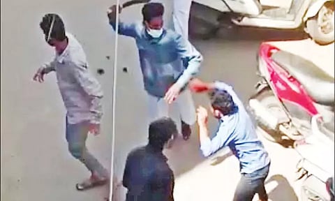 ரவுடி ஓட, ஓட விரட்டி வெட்டிக்கொலை: 4 பேர் கும்பல் வெறிச்செயல்