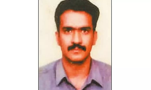 சென்னை போலீஸ் அலுவலக ஊழியர் தற்கொலை