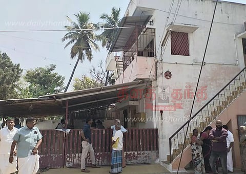 விசைத்தறி உரிமையாளர் வீட்டில் ஒரு கிலோ தங்க நகைகள் கொள்ளை