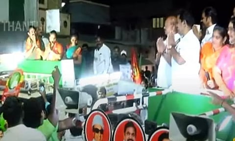 அதிமுக முன்னாள் அமைச்சருக்கு வணக்கம் வைத்த சீமான்... தேர்தல் பிரச்சாரத்தில் நடந்த சுவாரஸ்யம்