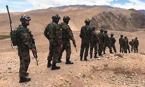 இந்தியா-சீனா எல்லை பாதுகாப்பு பணிக்கு கூடுதலாக 9,400 வீரர்கள் - மத்திய அமைச்சரவை ஒப்புதல்