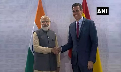 ஸ்பெயின் பிரதமர் பெட்ரோ சான்செஸ் உடன் பிரதமர் மோடி தொலைபேசி மூலம் உரையாடல்