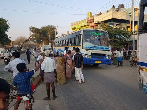 குடிநீர் கேட்டு பொதுமக்கள் சாலைமறியல்
