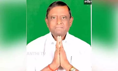 ஈரோடு கிழக்கு இடைத்தேர்தல்: வாக்கு சேகரிக்க வந்த அதிமுக வேட்பாளருக்கு வியாபாரிகள் எதிர்ப்பு..!