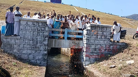 புதிய, பழைய ஆயக்கட்டு பகுதி பாசனத்துக்காகவாணியாறு அணையில் இருந்து தண்ணீர் திறப்பு10,517 ஏக்கர் நிலங்கள் பயன்பெறும்