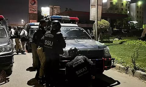 பாக். தலைமை போலீஸ் நிலையத்தில் புகுந்து பயங்கராவாதிகள் தாக்குதல் - 2 பேர் பலி