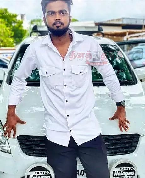 மார்த்தாண்டம் அருகே மோட்டார் சைக்கிள்கள் மோதல்; வாலிபர் பலி 2 பேர் படுகாயம்