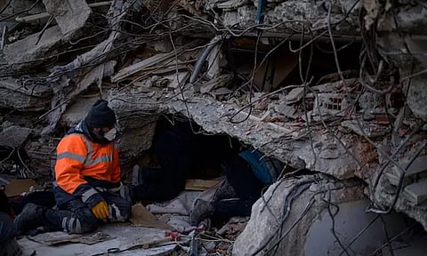 துருக்கியில் நிலநடுக்கம் ஏற்பட்டு 278- மணி நேரம் கழித்து உயிருடன் ஒருவர் மீட்பு