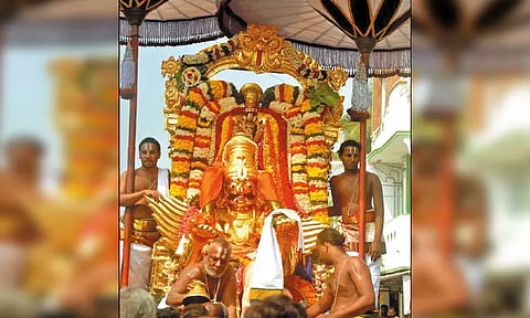 திருப்புட்குழி விஜயராகவ பெருமாள் கோவிலில் கருடசேவை திருவிழா - ஏராளமான பக்தர்கள் சாமி தரிசனம்