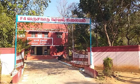 புகார் கொடுக்க 75 கி.மீ பயணம்... விசாரணைக்கு போலீஸ் வரவும் சிரமம்!மலைக்கிராமங்களின் எல்லைகள் மறுசீரமைப்பு செய்யப்படுமா?பொதுமக்கள் எதிர்பார்ப்பு