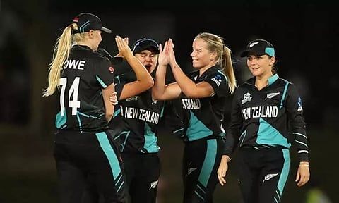 பெண்கள் டி20 உலகக்கோப்பை: இலங்கையை பந்தாடியது நியூசிலாந்து அணி