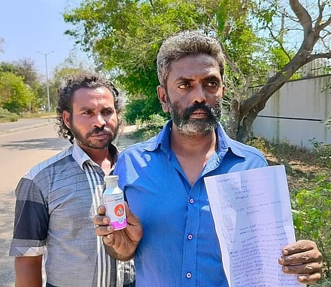 கலெக்டர் அலுவலகம் முன் தீக்குளிக்க முயன்ற பெண்