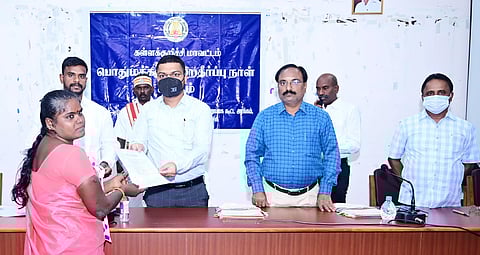 பணியின் போது உயிரிழந்த அரசு ஊழியர்களின்வாரிசுதாரர்கள் 7 பேருக்கு வேலை