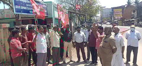 போக்குவரத்து தொழிலாளர்கள் ஆர்ப்பாட்டம்