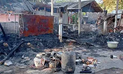 வீடு தீப்பற்றியதில் பொருட்கள் எரிந்து நாசம்