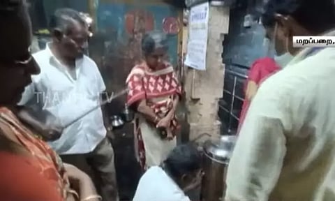 அரசுக்கு உண்டியல் பணத்தை தர முடியாது - அறநிலையத்துறை அதிகாரிகளுடன் பூசாரிகள் வாக்குவாதம்