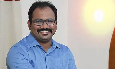 உழவன் செயலி மூலம் அறுவடை எந்திரங்கள் பெற்று பயன் பெறலாம் - கலெக்டர் தகவல்