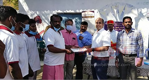 இளைஞர்களுக்கு தொழில் பயிற்சி சான்றிதழ்