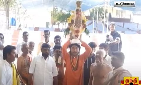 திருமூர்த்தி மலைக்கோவிலில் கரகம் எடுத்து வழிபாடு செய்த ஜப்பானியர்கள்