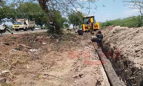 குடிநீர் குழாய்கள் பதிக்கும் பணி தொடக்கம்