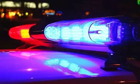 அமெரிக்கா: சாலையில் விமானம் விழுந்து தீப்பிடித்து எரிந்ததில் 5 பேர் உடல் கருகி பலி