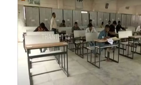 சிறைத்துறை நிர்வாகத்தின் ஏற்பாட்டில் பொதுத்தேர்வு எழுதிய 24 கைதிகள்..