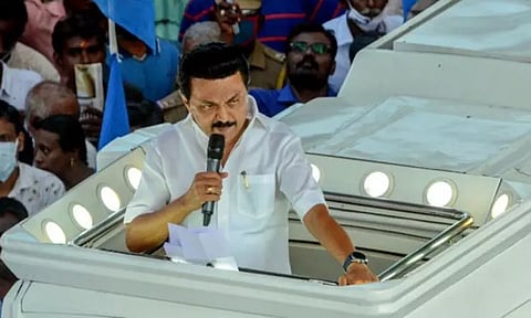 முதல் அமைச்சரின் அறிவிப்பு தேர்தல் நடத்தை விதிகளுக்கு எதிரானது: அதிமுக புகார் மனு