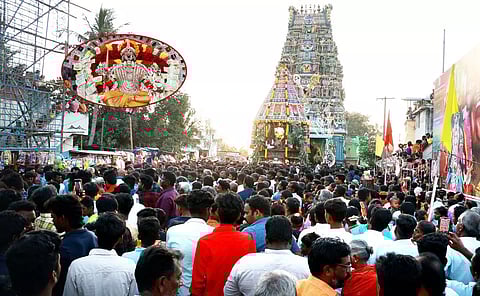 அங்காளம்மன் கோவில் தேரோட்டம்