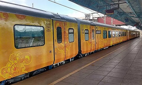 தாம்பரத்தில் 'தேஜஸ்' எக்ஸ்பிரஸ் ரெயில் எவ்வளவு நேரம் நின்று செல்லும்? - தெற்குரெயில்வே விளக்கம்