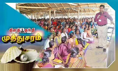 மாணவ-மாணவிகளுக்கு இலவச போட்டித்தேர்வு வகுப்பு எடுக்கும் 'தாசில்தார்'