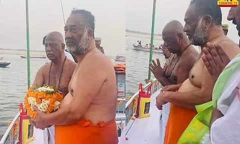 தாயாரின் அஸ்தியை கங்கையில் கரைத்தார் ஓ.பன்னீர்செல்வம்