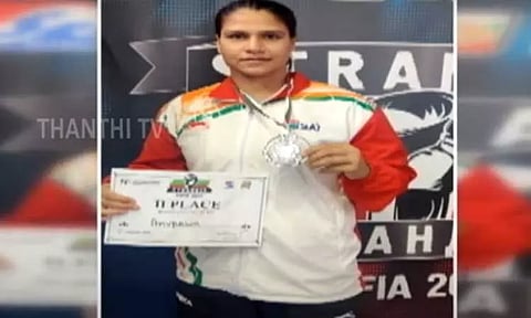 உலக குத்துச்சண்டை தொடர்: இந்தியாவுக்கு 3 வெள்ளிப்பதக்கம்...