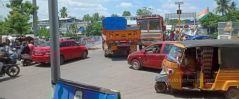 லெட்சுமாங்குடியில் ஒரு வழிபாதை அமைக்கப்படுமா?