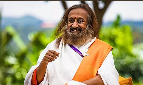 அப்பவே சொன்னேன், இப்பவும் சொல்றேன்... சில நாடுகளின் சதியே கொரோனா பரவல்: ஆன்மீக குரு ஸ்ரீ ஸ்ரீ ரவிசங்கர்