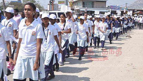 விசாராயம், போதைப்பொருட்களின் தீமைகள் குறித்த விழிப்புணர்வு ஊர்வலம்