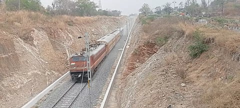 சேலம்-ஓமலூர் இடையே அகலரெயில் பாதையில் இறுதிக்கட்ட சோதனை ஓட்டம்