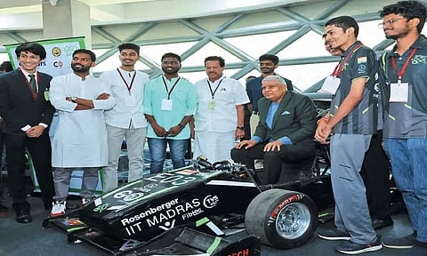 நாடாளுமன்ற நிகழ்வுகளை, மக்களிடம் கொண்டு செல்ல வேண்டும்; மாணவர்களுக்கு துணை ஜனாதிபதி ஜெகதீப் தன்கர் அறிவுரை