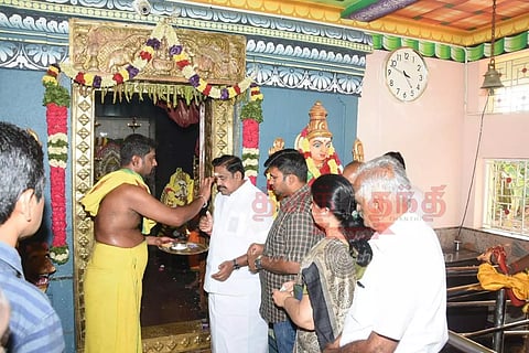 பொதுமக்களிடம் குறைகளை கேட்ட எடப்பாடி பழனிசாமி