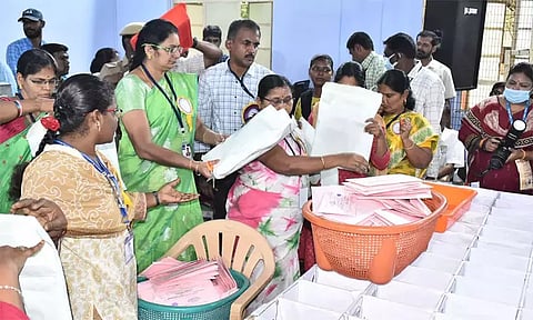 ஈரோடு இடைத்தேர்தல்: டெபாசிட் தொகையை பெற எவ்வளவு வாக்குகள் பெற வேண்டும்?