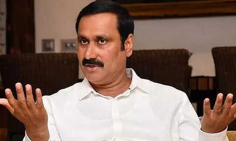 உழவுத் தொழில் புனிதமானது: உர மானியம் பெறும் உழவர்களை சாதியின் அடிப்படையில் பார்ப்பது தவறு - அன்புமணி ராமதாஸ்