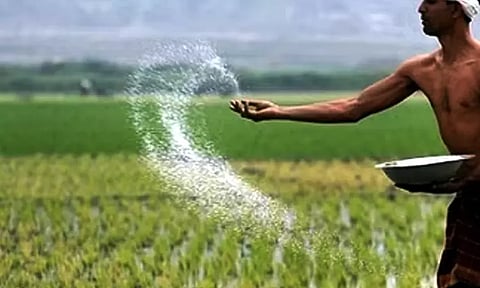 மானியத்தில் உரம் பெற சாதி விவரம் கேட்கப்படுவதால் விவசாயிகள் அதிர்ச்சி
