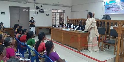 பெண்கள் உரிமை, பாதுகாப்பு சட்டங்கள் குறித்த விழிப்புணர்வு கருத்தரங்கம்