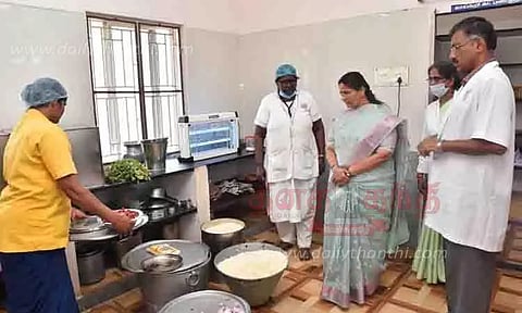 நோயாளிகளுக்கு சிறப்பான மருத்துவ சேவையை டாக்டர்கள் வழங்க கலெக்டர் அறிவுறுத்தல்