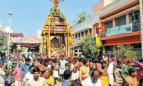 காஞ்சீபுரம் காமாட்சி அம்மன் கோவிலில் தேர் திருவிழா