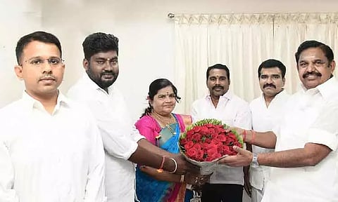 பாஜகவிலிருந்து விலகிய திலிப் கண்ணன், அதிமுகவில் இணைந்தார்